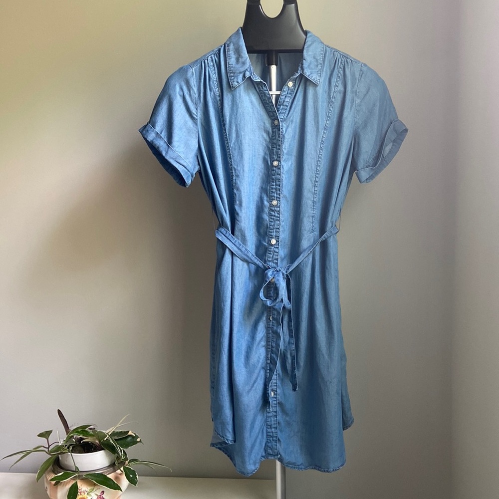 H&M MAMA Maternity Chambray Denim Dress. Size M